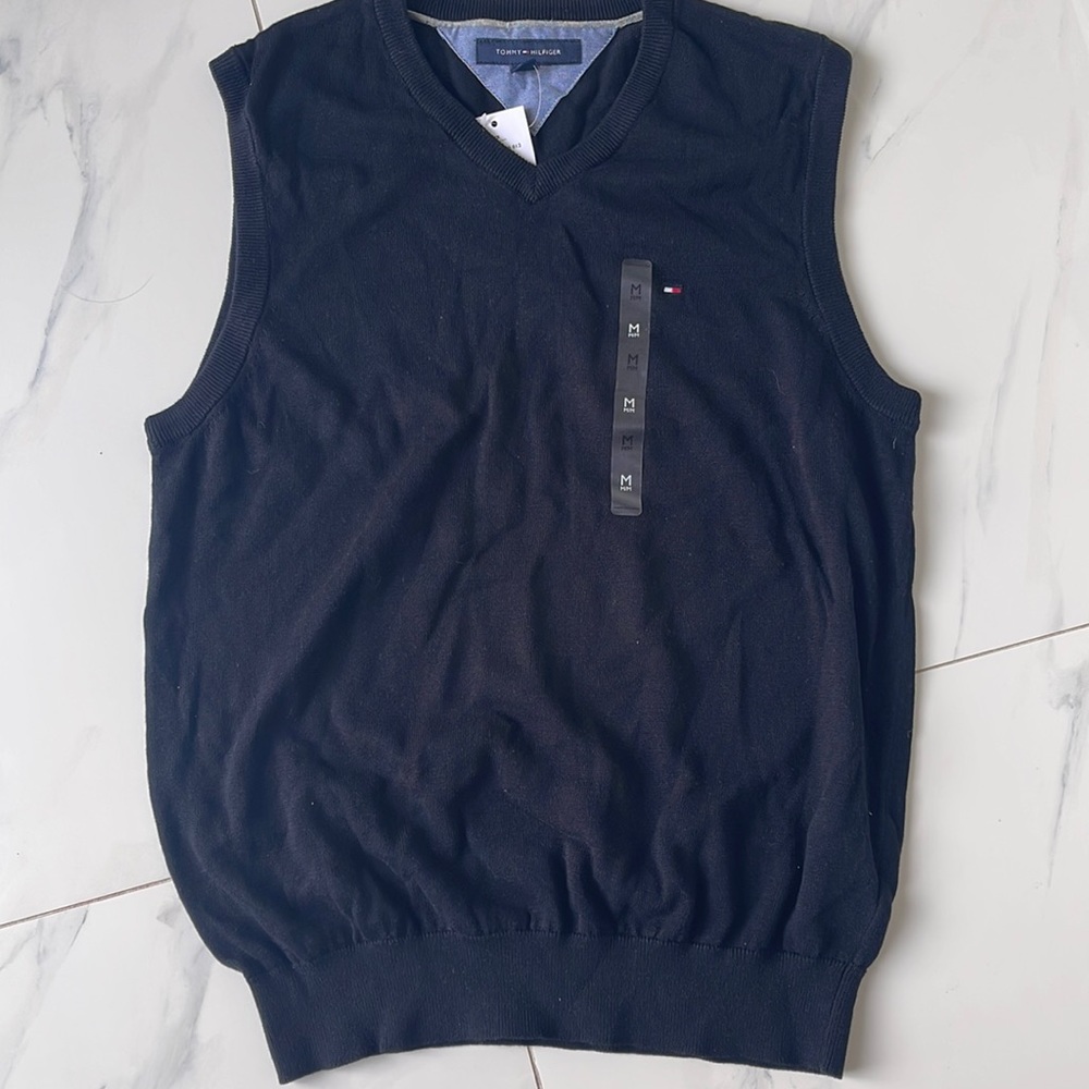BNWT. Tommy Hilfiger vest size M